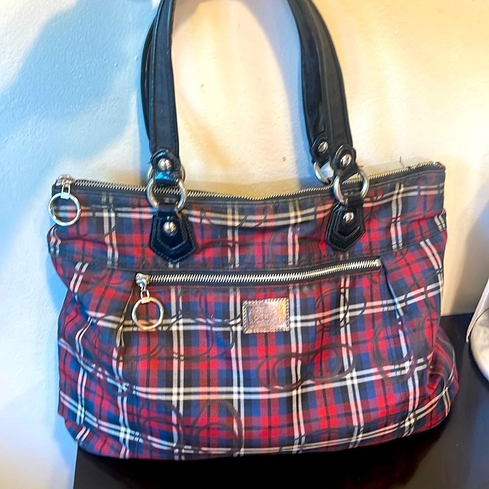 Coach Poppy Sateen Glam Tote Creed #18713.
**USED**